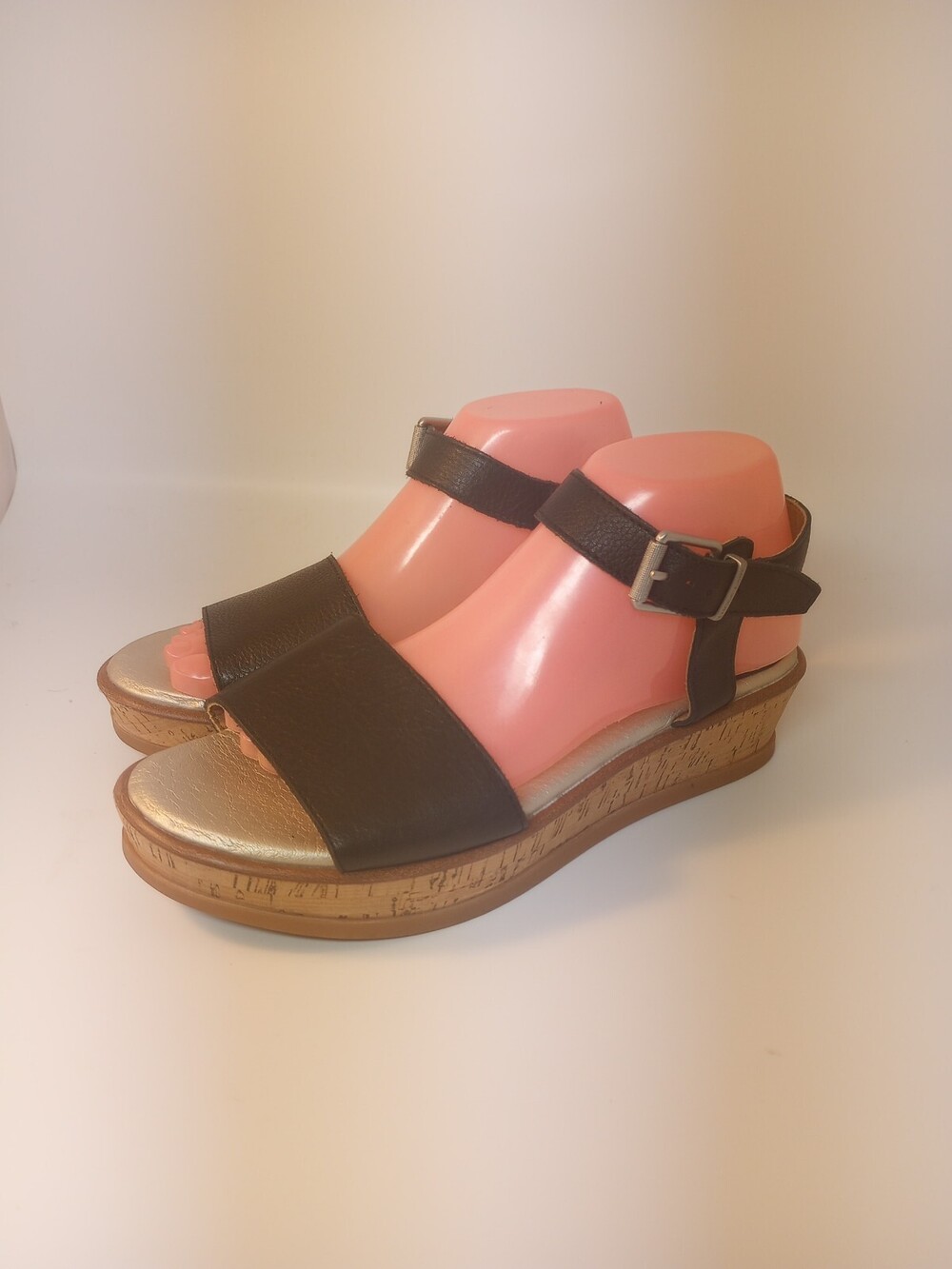 Lucca Lane Women’s Kameron Black Leather Sandals Size 9M Ankle Strap Leather